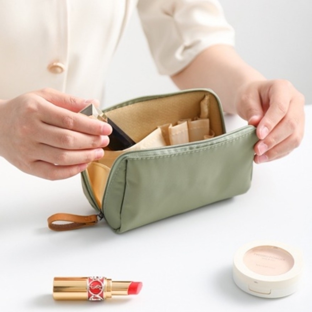 ☆新品未使用☆Pochi Pouch/ポータブルシンプルメイクポーチ　ピンク レディースのファッション小物(ポーチ)の商品写真