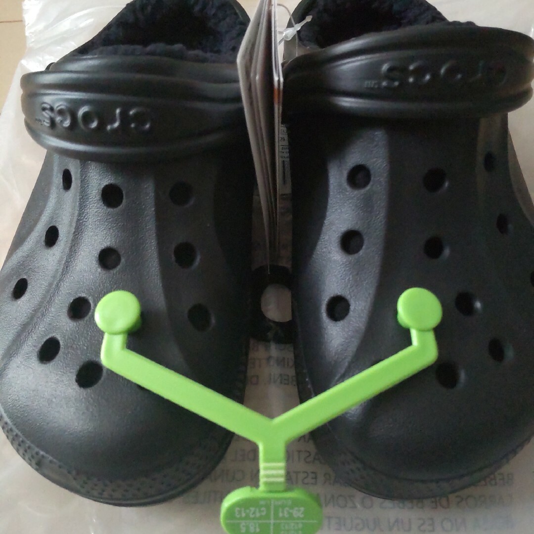 crocs(クロックス)のクロックス レイレン ラインド クロッグ  18.5〜19cm キッズ/ベビー/マタニティのキッズ靴/シューズ(15cm~)(サンダル)の商品写真