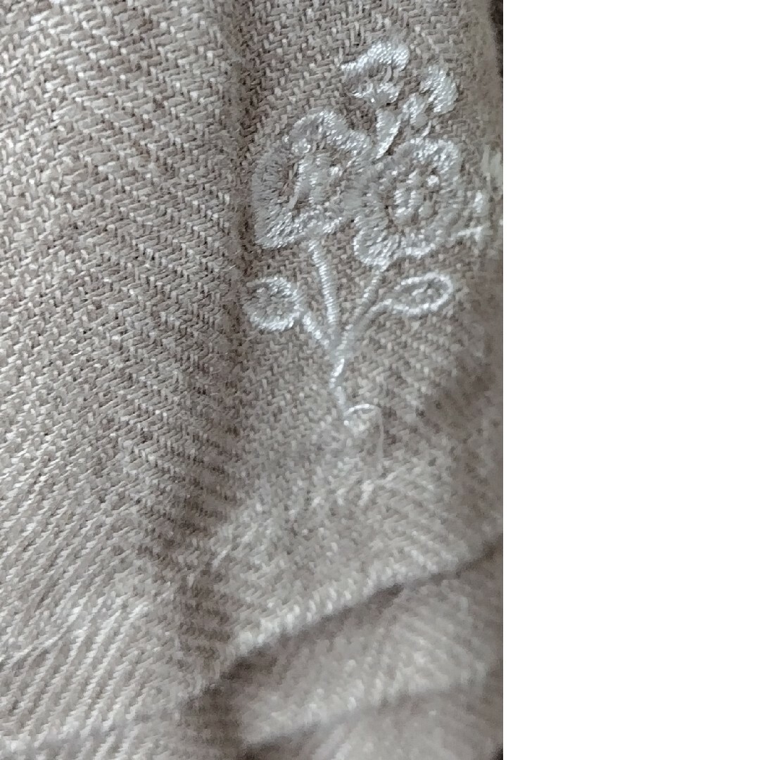 TSUHARU by Samansa Mos2(ツハルバイサマンサモスモス)のツハル　オンライン限定受注生産　リネンレースワンピース新品ベージュ（小花刺繍） レディースのワンピース(ロングワンピース/マキシワンピース)の商品写真