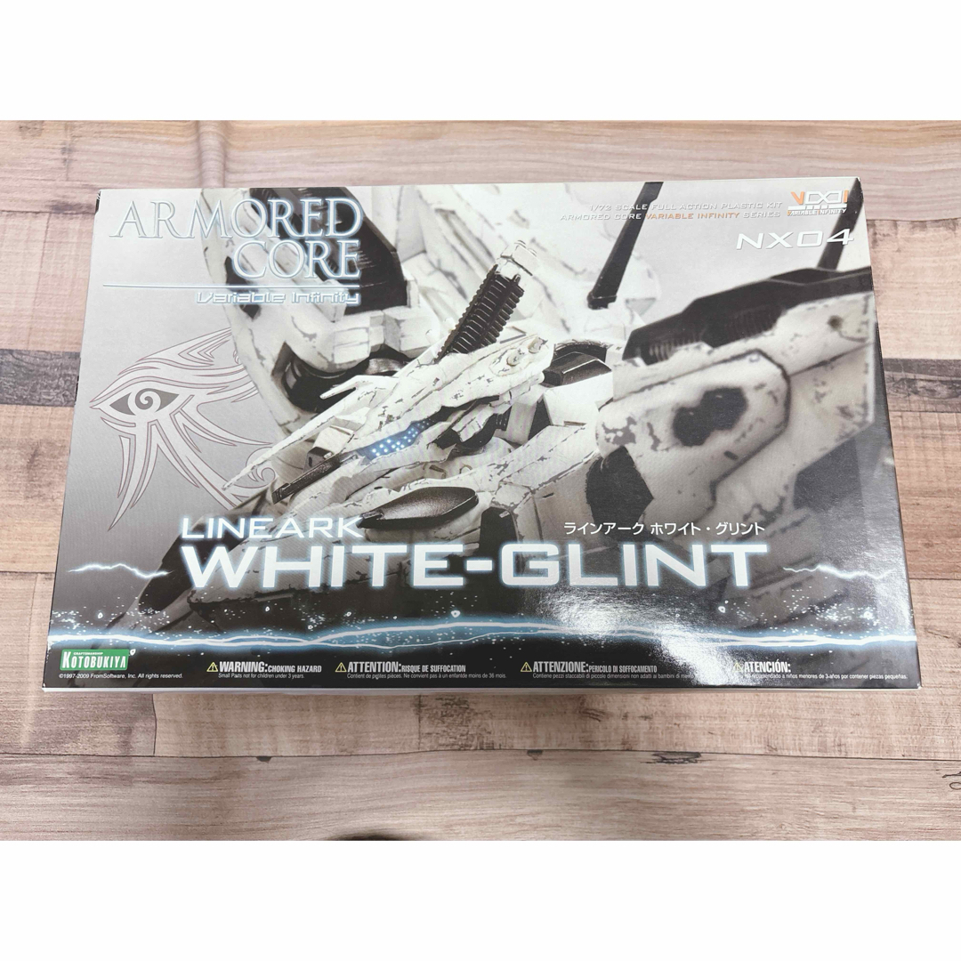 KOTOBUKIYA(コトブキヤ)のアーマードコア WHITE GLINT ホワイトグリント 1/72 プラモデル エンタメ/ホビーのおもちゃ/ぬいぐるみ(模型/プラモデル)の商品写真