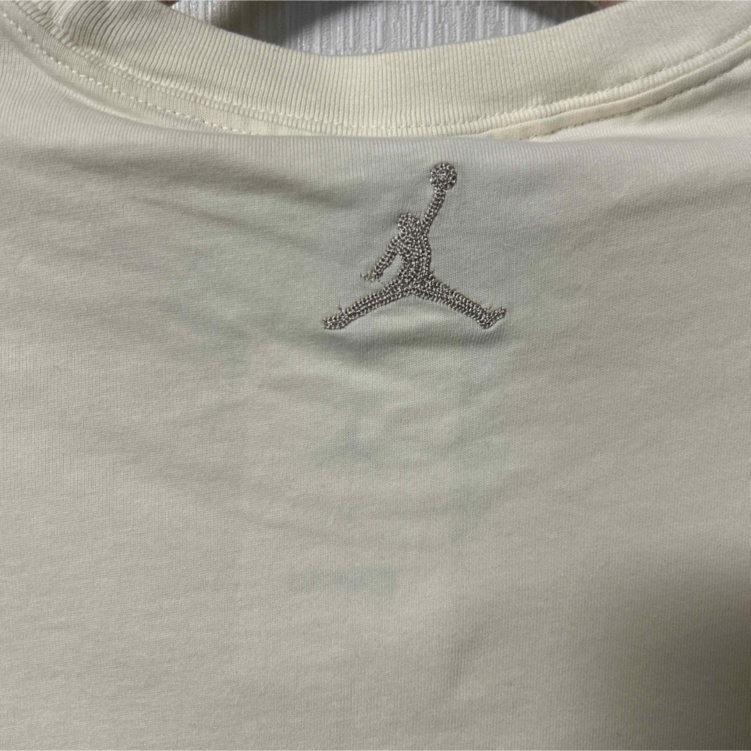 NIKE(ナイキ)の2XL ジョーダン ブランド x ア マ マニエール Tシャツ クリーム メンズのトップス(Tシャツ/カットソー(半袖/袖なし))の商品写真
