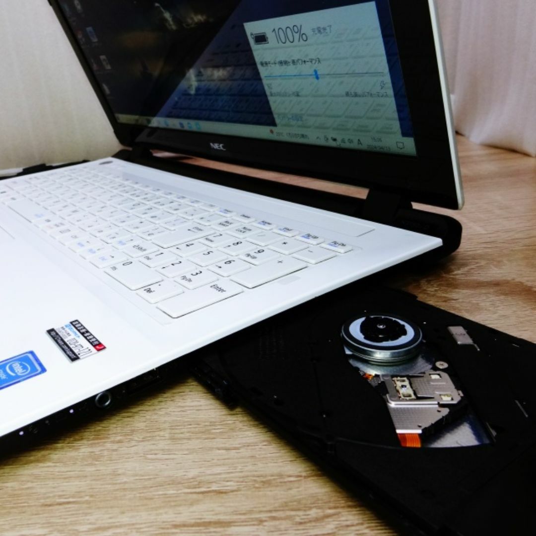 NEC LAVIE 白色ノートパソコン 超大容量HDD1TB メモリ8GBに増 NEC LAVIE 白色ノートパソコン 超大容量HDD1TB メモリ8GBに増