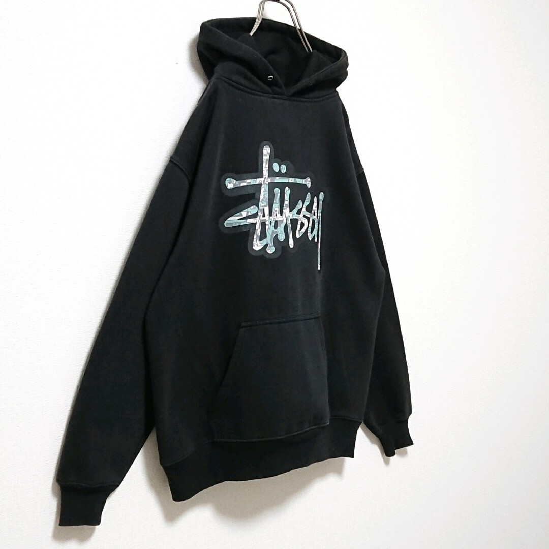 STUSSY(ステューシー)の希少 ステューシー ショーンフォント 柄 ロゴ ブラック プルオーバー パーカー メンズのトップス(パーカー)の商品写真