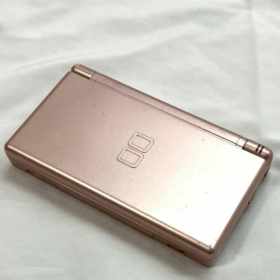 ニンテンドーDS(ニンテンドーDS)の任天堂 ニンテンドー Nintendo DS Lite メタリックロゼ エンタメ/ホビーのゲームソフト/ゲーム機本体(携帯用ゲーム機本体)の商品写真