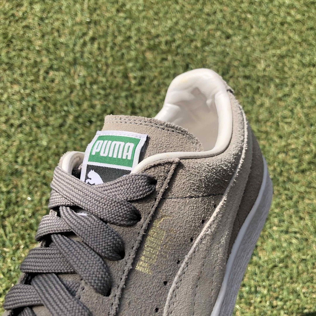 PUMA(プーマ)の美品23.5 PUMA SUEDEプーマ スエード クラシック プラス HA80 レディースの靴/シューズ(スニーカー)の商品写真