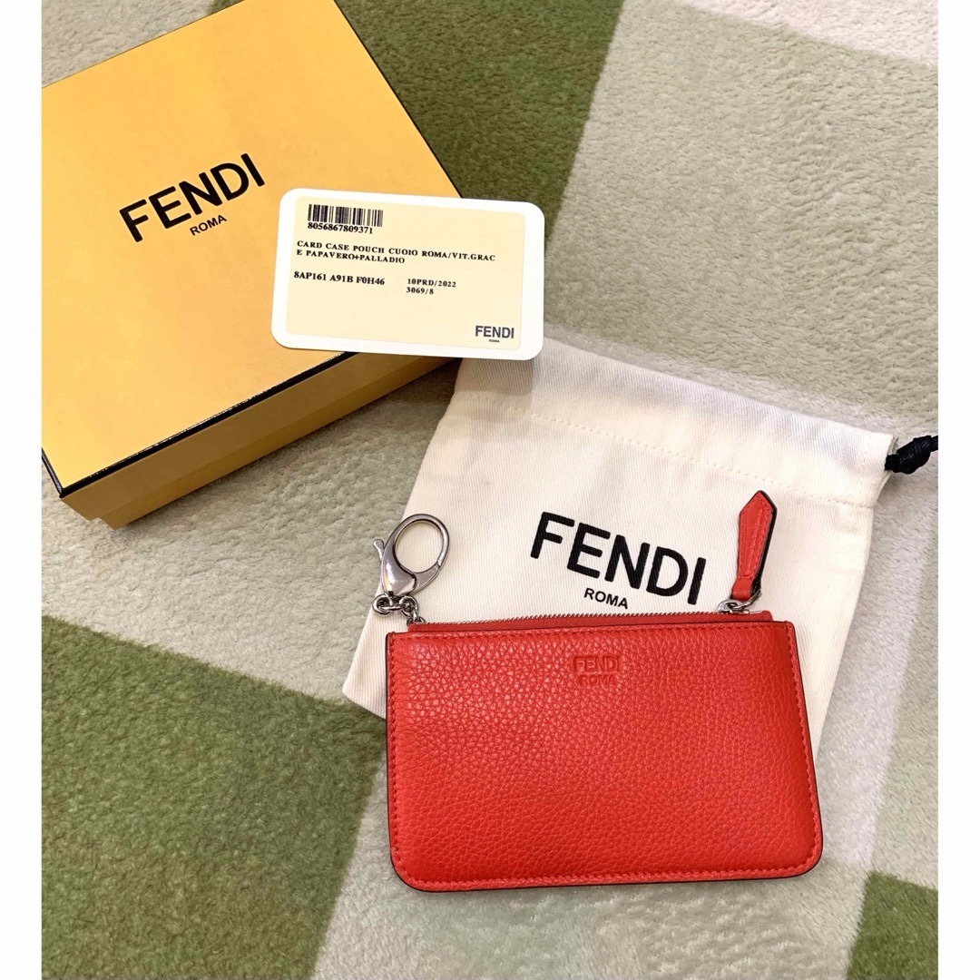 FENDI(フェンディ)のFENDI ROMA ピーカブー キーケース レッド　カードケース レディースのファッション小物(キーケース)の商品写真