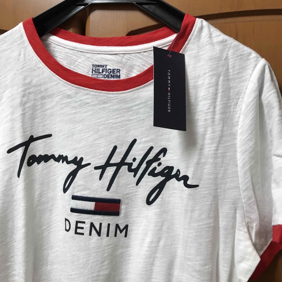 TOMMY HILFIGER(トミーヒルフィガー)のトミーヒルフィガー ロゴTシャツ レディースのトップス(Tシャツ(半袖/袖なし))の商品写真