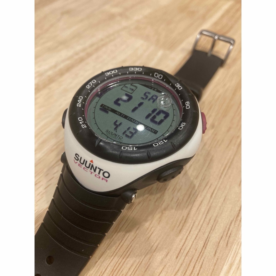 SUUNTO(スント)のSUUNTO VECTOR ノーザンホワイト スント ベクターコア レガッタ  メンズの時計(腕時計(デジタル))の商品写真