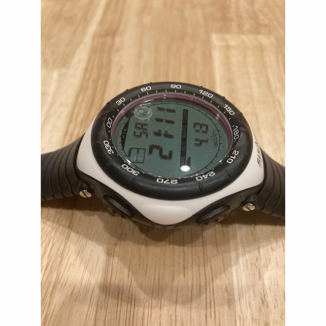 SUUNTO(スント)のSUUNTO VECTOR ノーザンホワイト スント ベクターコア レガッタ  メンズの時計(腕時計(デジタル))の商品写真