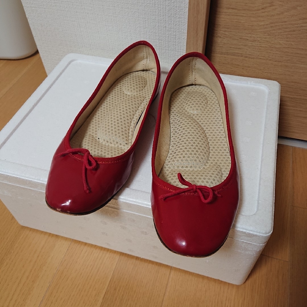 repetto(レペット)のレペットRepetto エナメル レッドパンプス40 レディースの靴/シューズ(バレエシューズ)の商品写真