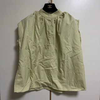 ユニクロ(UNIQLO)のユニクロ UNIQLO U  サイズM ブラウス シャツ フレア(シャツ/ブラウス(半袖/袖なし))