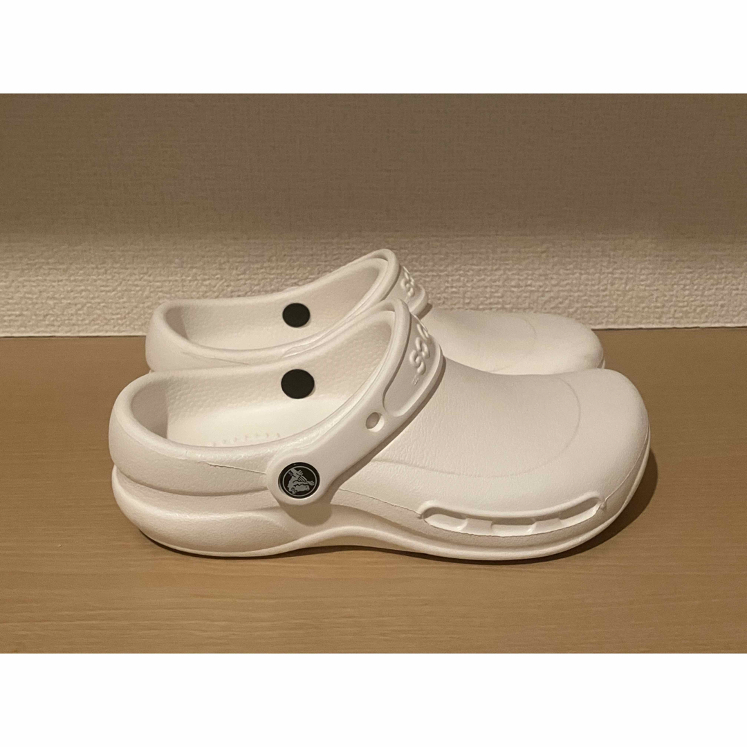 crocs(クロックス)のクロックス　ビストロ　ホワイト　医療　厨房 レディースの靴/シューズ(サンダル)の商品写真