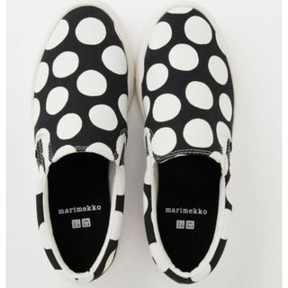 marimekko - 完売22.5＊marimekko×UNIQLO＊ドット柄スリッポンスニーカー