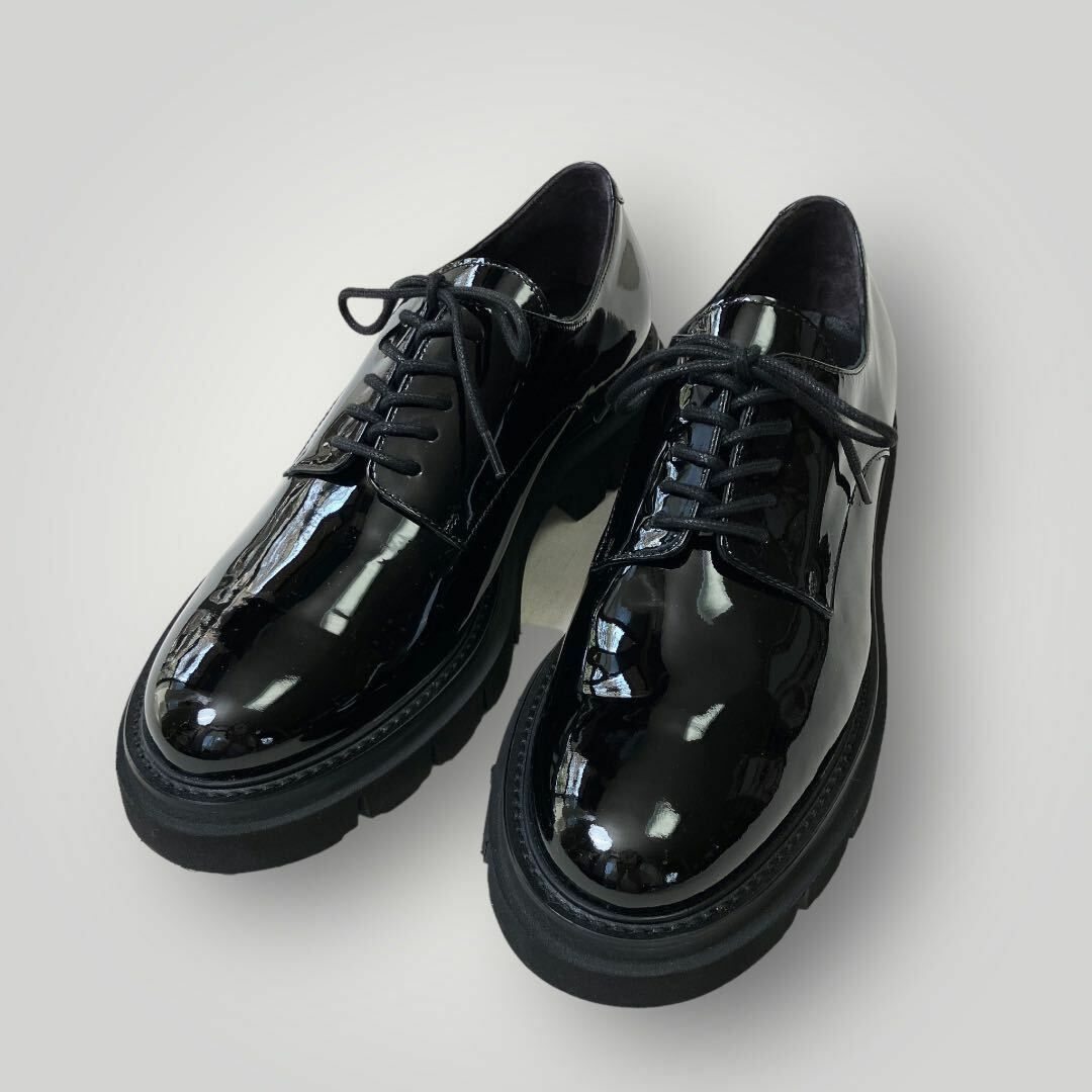 [未使用級] 2023 AW ルカ グロッシ エナメル シューズ 38500円 レディースの靴/シューズ(ローファー/革靴)の商品写真