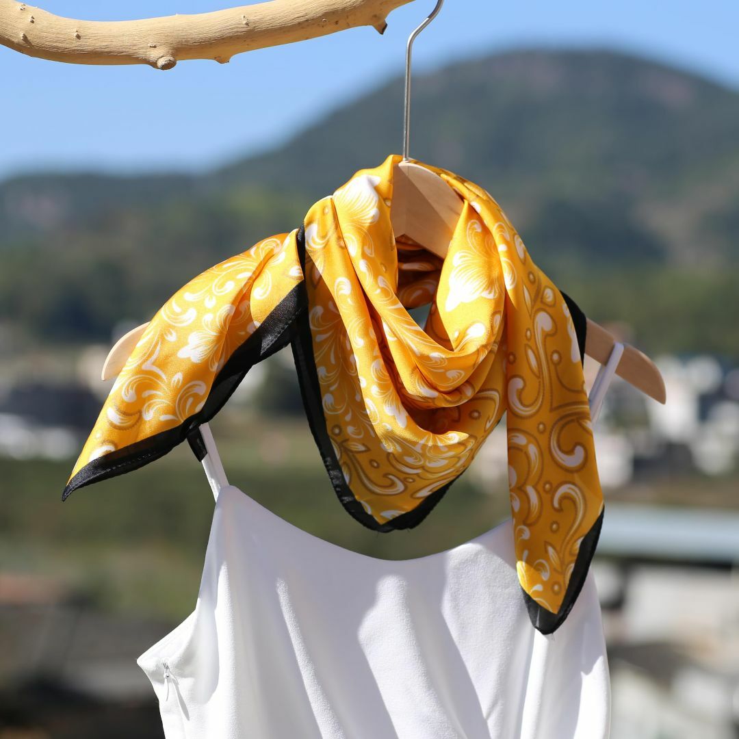 【色:イエロー】[BRMM MIA] スカーフ レディース 70×70cm シル レディースのファッション小物(その他)の商品写真