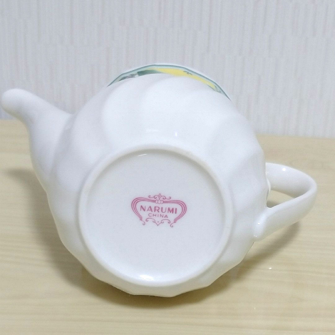 NARUMI(ナルミ)の【未使用】ナルミ　ティーポット付茶器セット インテリア/住まい/日用品のキッチン/食器(食器)の商品写真