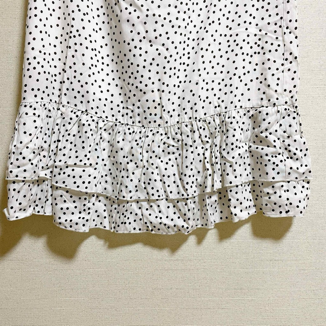 JUNOAH(ジュノア)の新品タグ付きMサイズホワイトドットフリフティアードスカート  レディースのスカート(ロングスカート)の商品写真