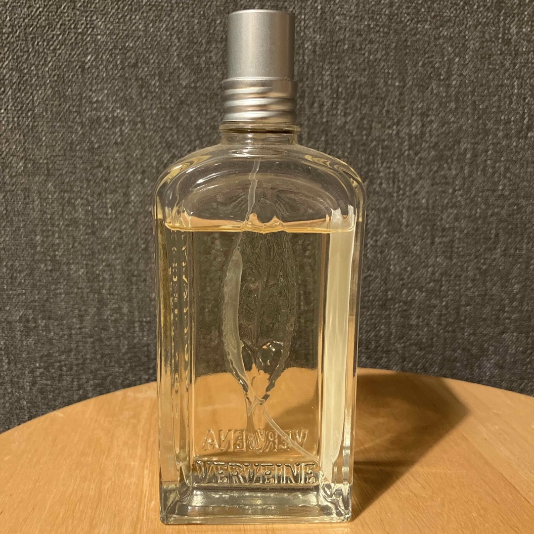 L'OCCITANE(ロクシタン)のロクシタン　ヴァーベナオードトワレ100ml コスメ/美容の香水(ユニセックス)の商品写真