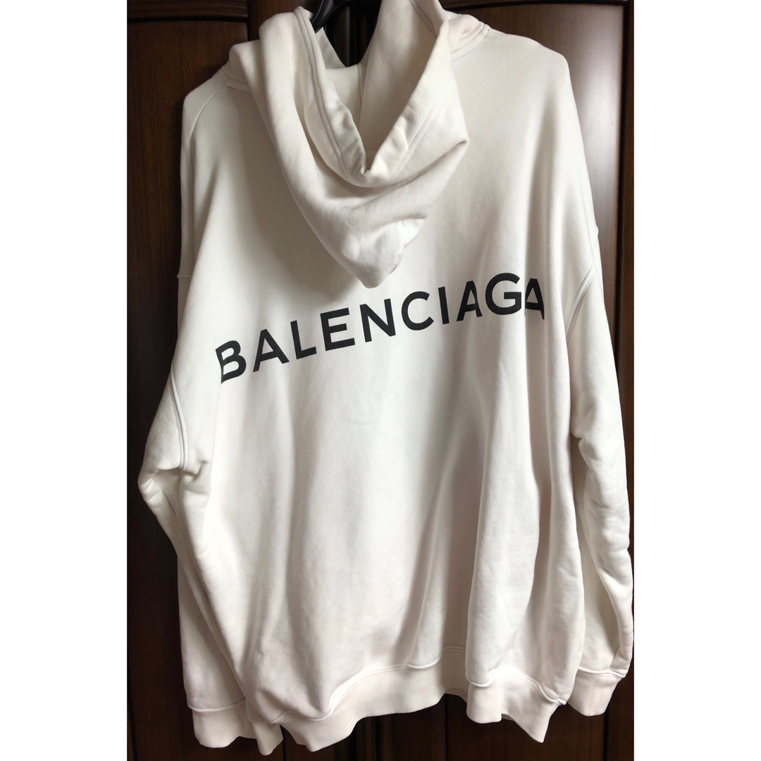 Balenciaga(バレンシアガ)のバレンシアガ　バックロゴプルオーバーパーカー メンズのトップス(パーカー)の商品写真