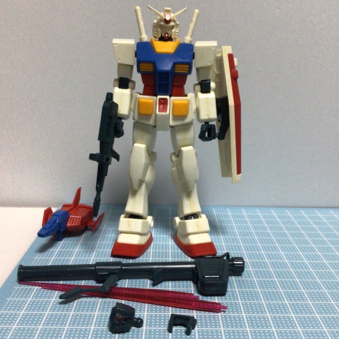 High Grade（BANDAI）(ハイグレード)のジャンク　ガンプラ　1／144  HGUC  V作戦セット エンタメ/ホビーのおもちゃ/ぬいぐるみ(模型/プラモデル)の商品写真