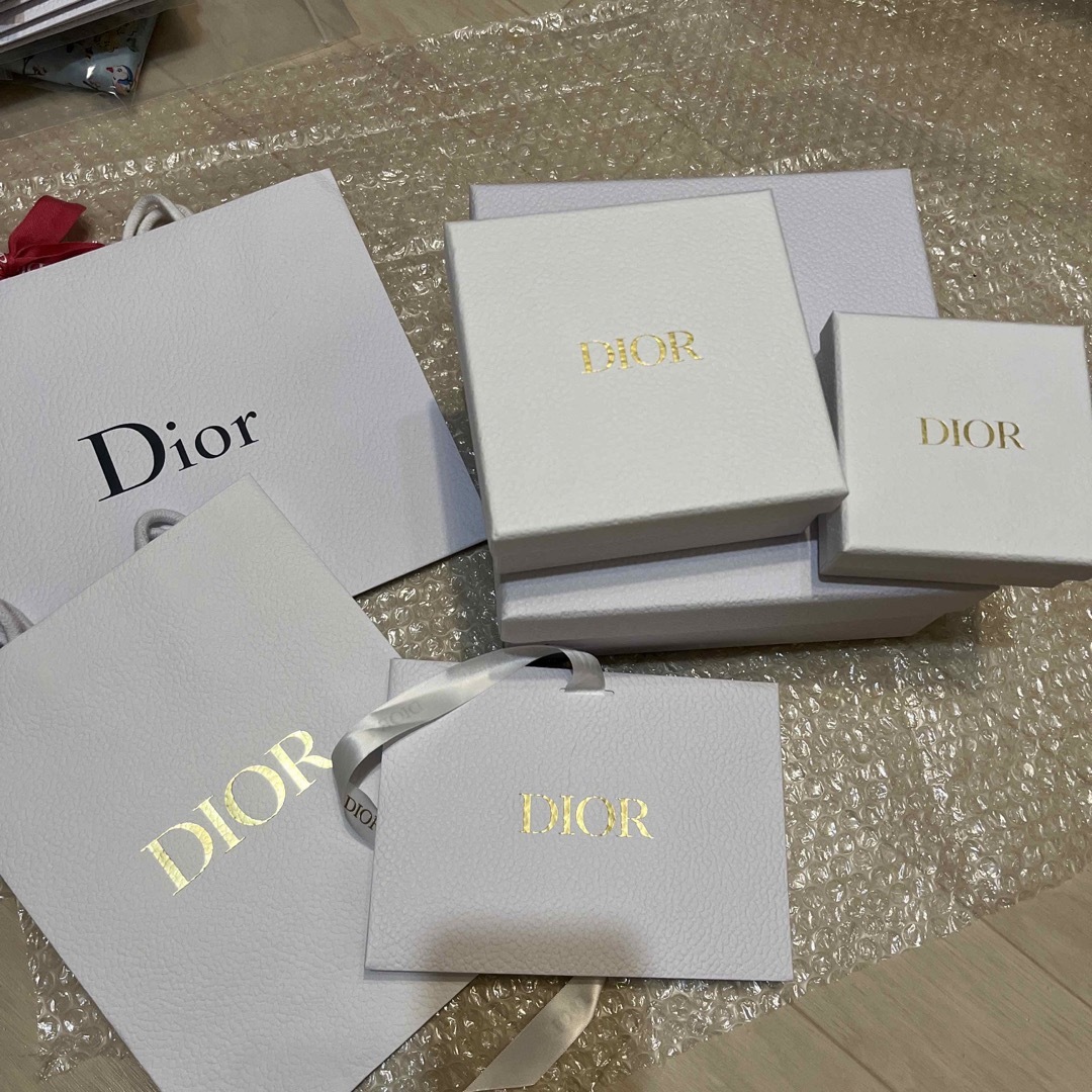 Dior(ディオール)のDior 空き箱&紙袋　セット　3種類　リボン付き レディースのバッグ(ショップ袋)の商品写真