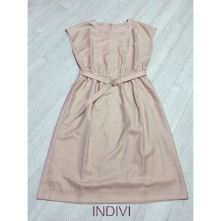 インディヴィ(INDIVI)のワンピース(ベルト付) 38ひざ丈　フレア　ピンク　INDIVI  ワールド(ひざ丈スカート)