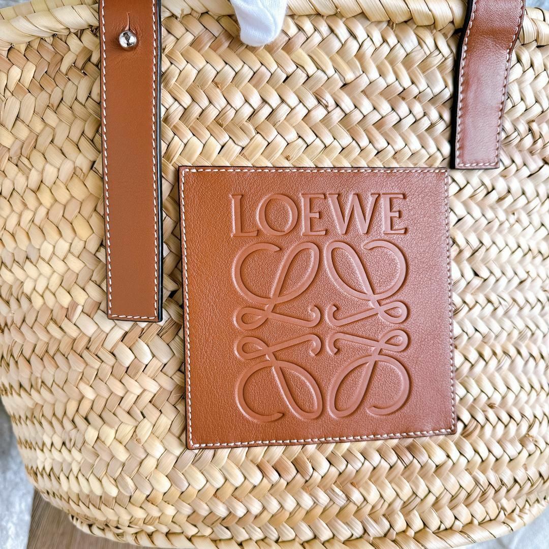 LOEWE(ロエベ)の◇ロエベ◇かごバッグ アナグラム バスケット ラージ ベージュ ブラウン レディースのバッグ(かごバッグ/ストローバッグ)の商品写真