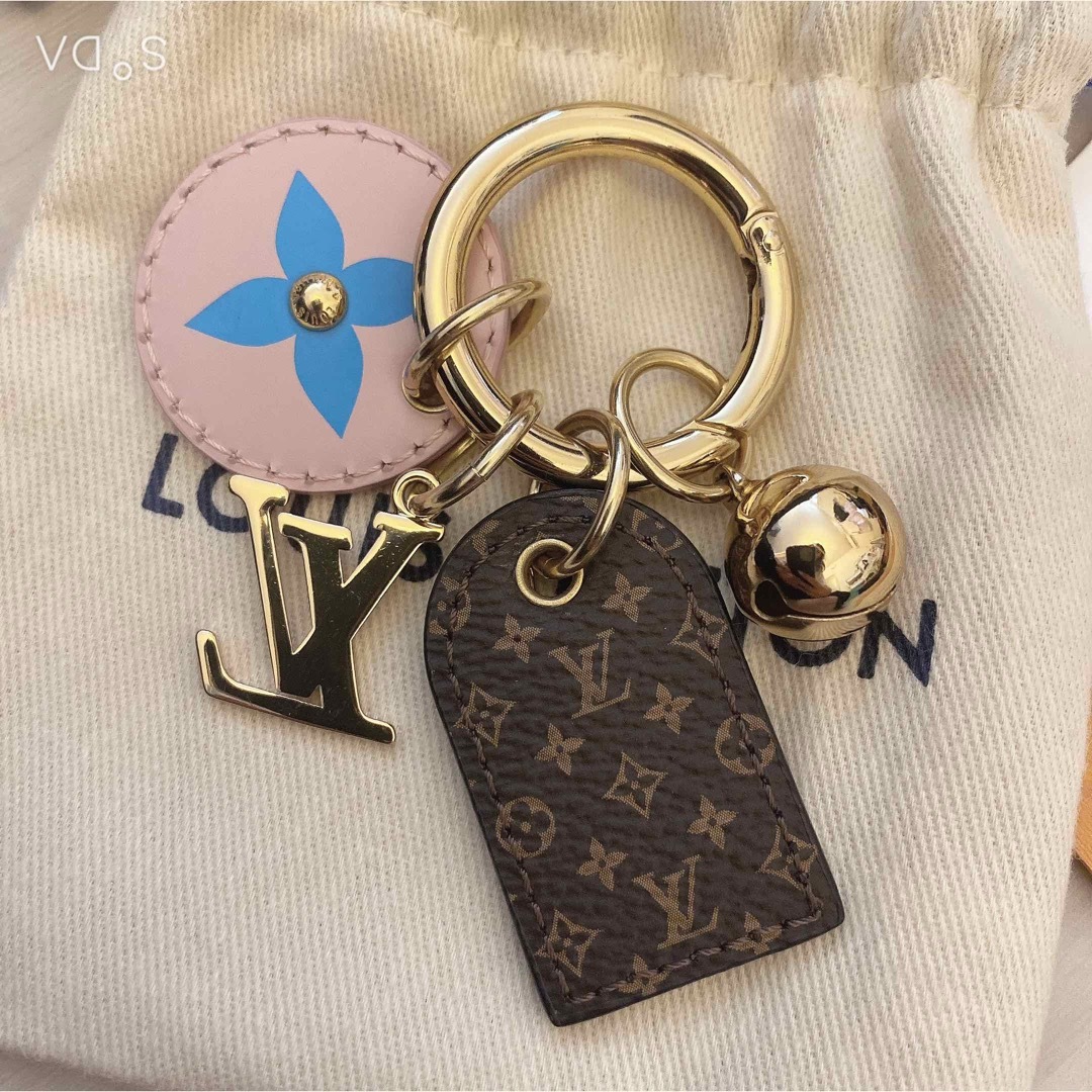 LOUIS VUITTON(ルイヴィトン)の新品未使用 LOUIS VUITTON ルイヴィトン キーリング バッグチャーム レディースのファッション小物(キーホルダー)の商品写真