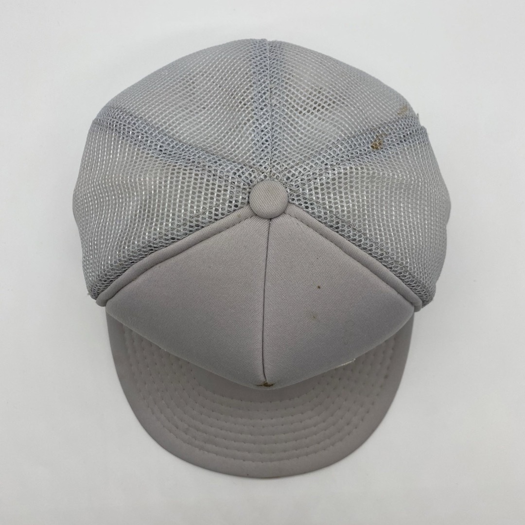 VINTAGE(ヴィンテージ)のヴィンテージ　刺繍ワッペンロゴ　トラッカーキャップ　スナップバック　5パネル メンズの帽子(キャップ)の商品写真