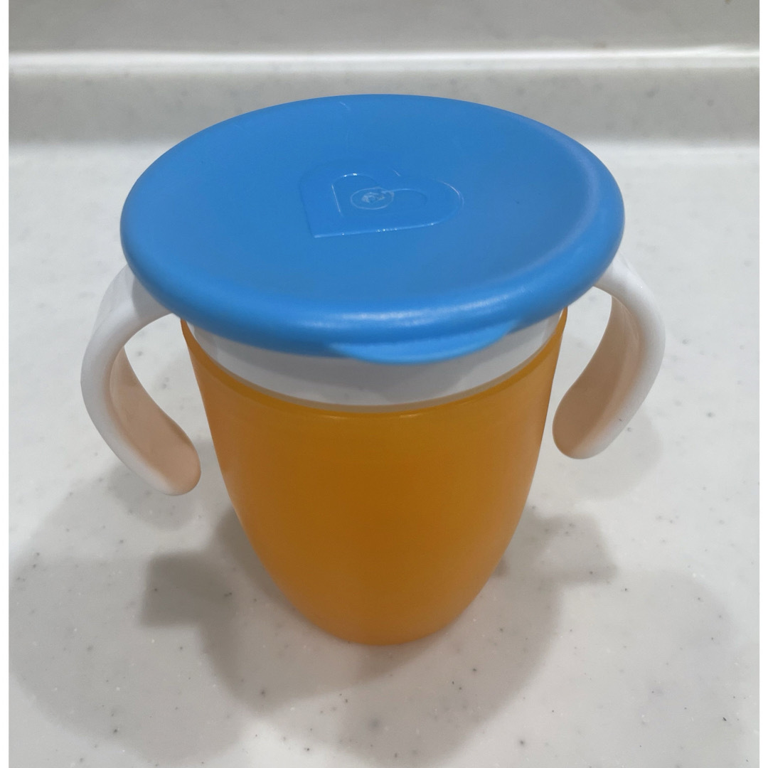 munchkin ミラクルカップ サンダル キッズ/ベビー/マタニティの授乳/お食事用品(マグカップ)の商品写真