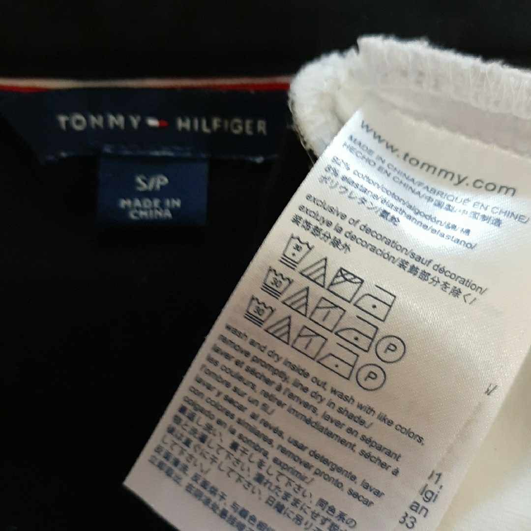 TOMMY HILFIGER(トミーヒルフィガー)の#TOMMY HILFIGER／ワンピース&チュニックに／黒➕裾側白地／美品 レディースのワンピース(ひざ丈ワンピース)の商品写真