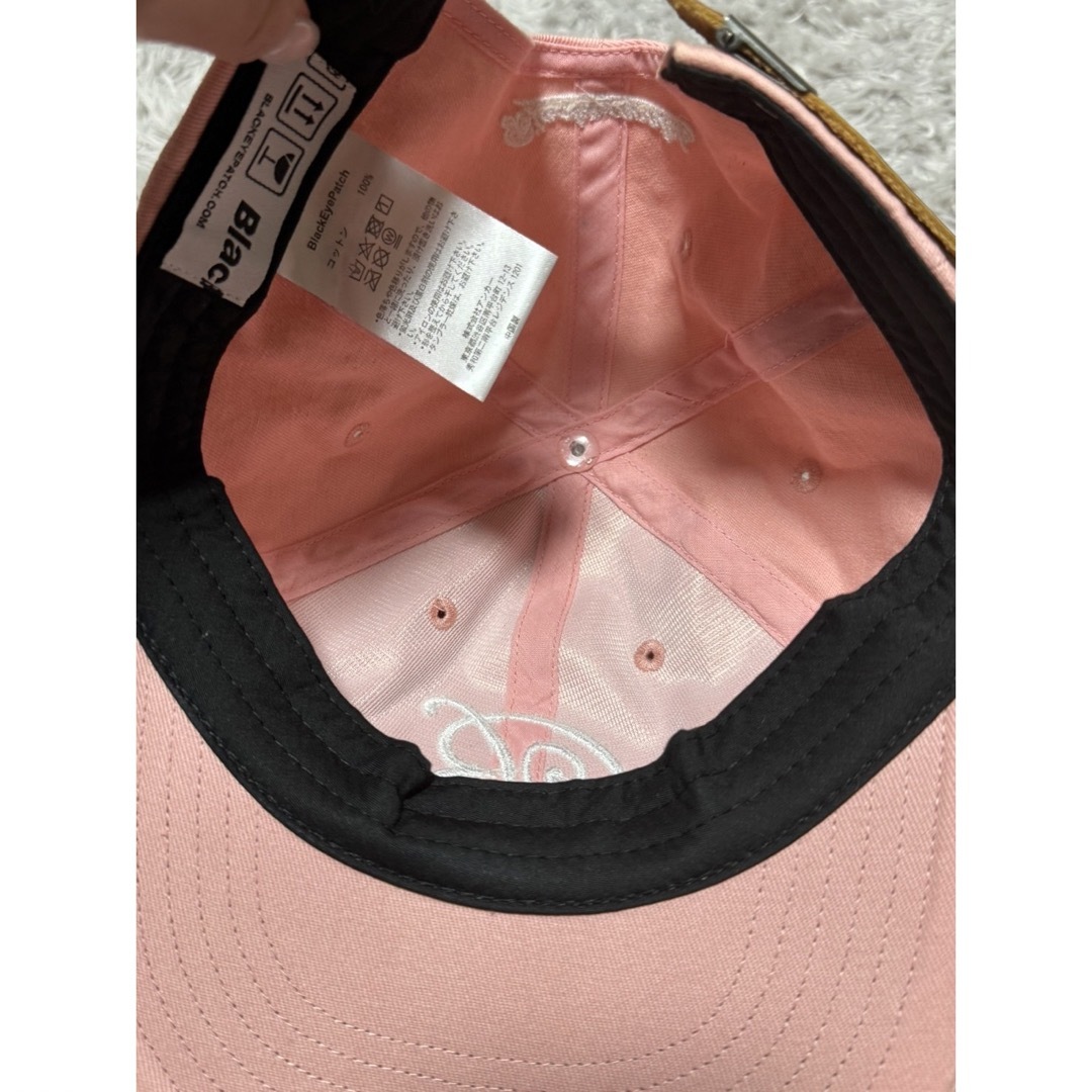 Supreme(シュプリーム)のBlackEyePatch B Emblem Cap "Pink" メンズの帽子(キャップ)の商品写真