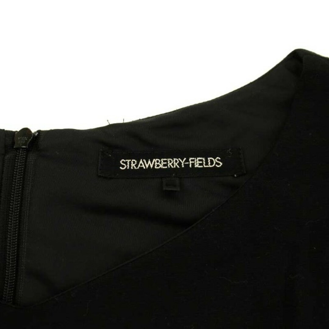 STRAWBERRY-FIELDS(ストロベリーフィールズ)のストロベリーフィールズ フレアワンピース フレンチスリーブ 柄切替 黒 白 レディースのワンピース(ひざ丈ワンピース)の商品写真