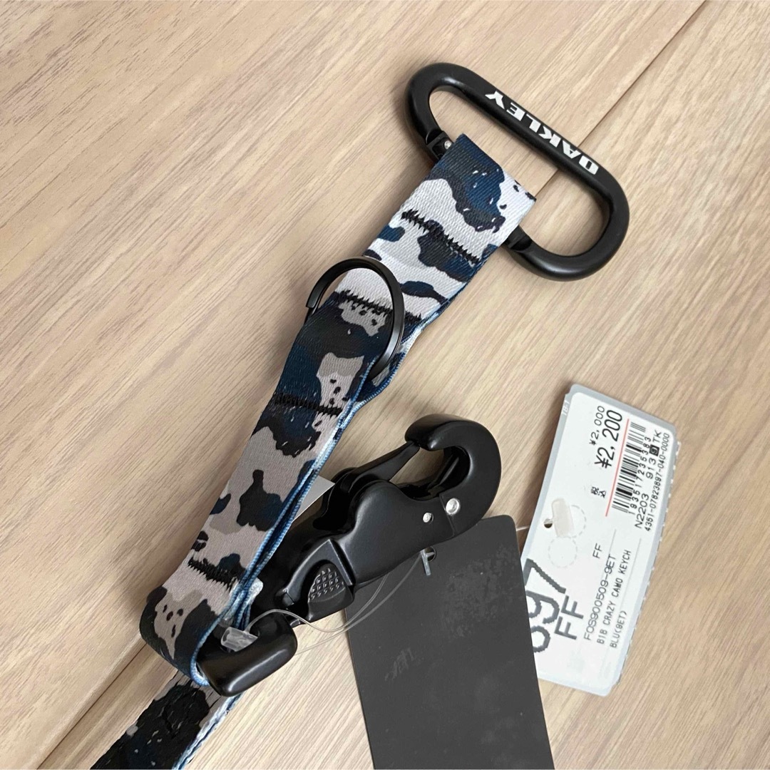 Oakley(オークリー)の[オークリー] キーホルダー B1B CRAZY CAMO KEYCHAIN  メンズのファッション小物(キーホルダー)の商品写真