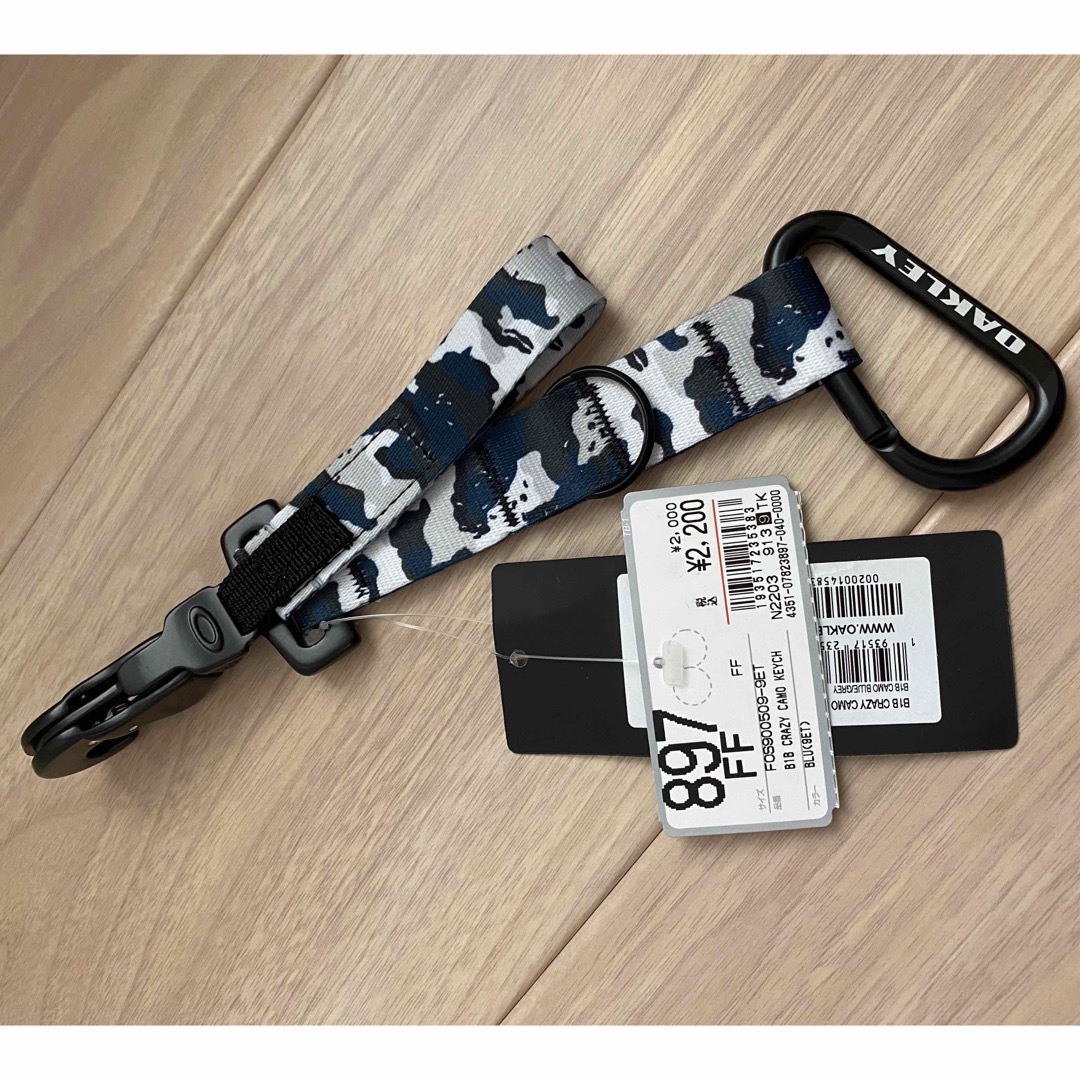 Oakley(オークリー)の[オークリー] キーホルダー B1B CRAZY CAMO KEYCHAIN  メンズのファッション小物(キーホルダー)の商品写真