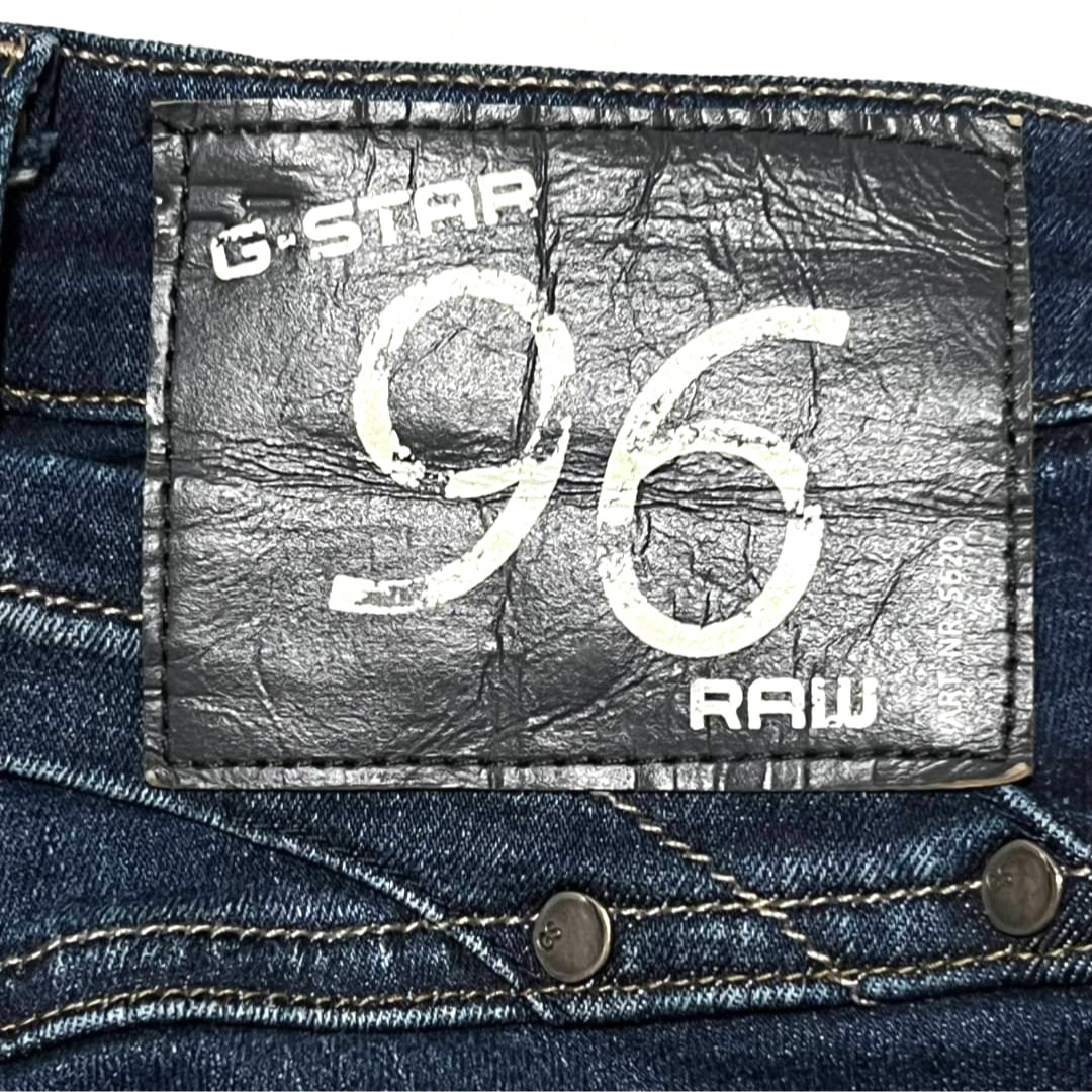 G-STAR RAW(ジースター)のジースターロゥHERITAGE EMBRO STRAIGHT TAPERED レディースのパンツ(デニム/ジーンズ)の商品写真