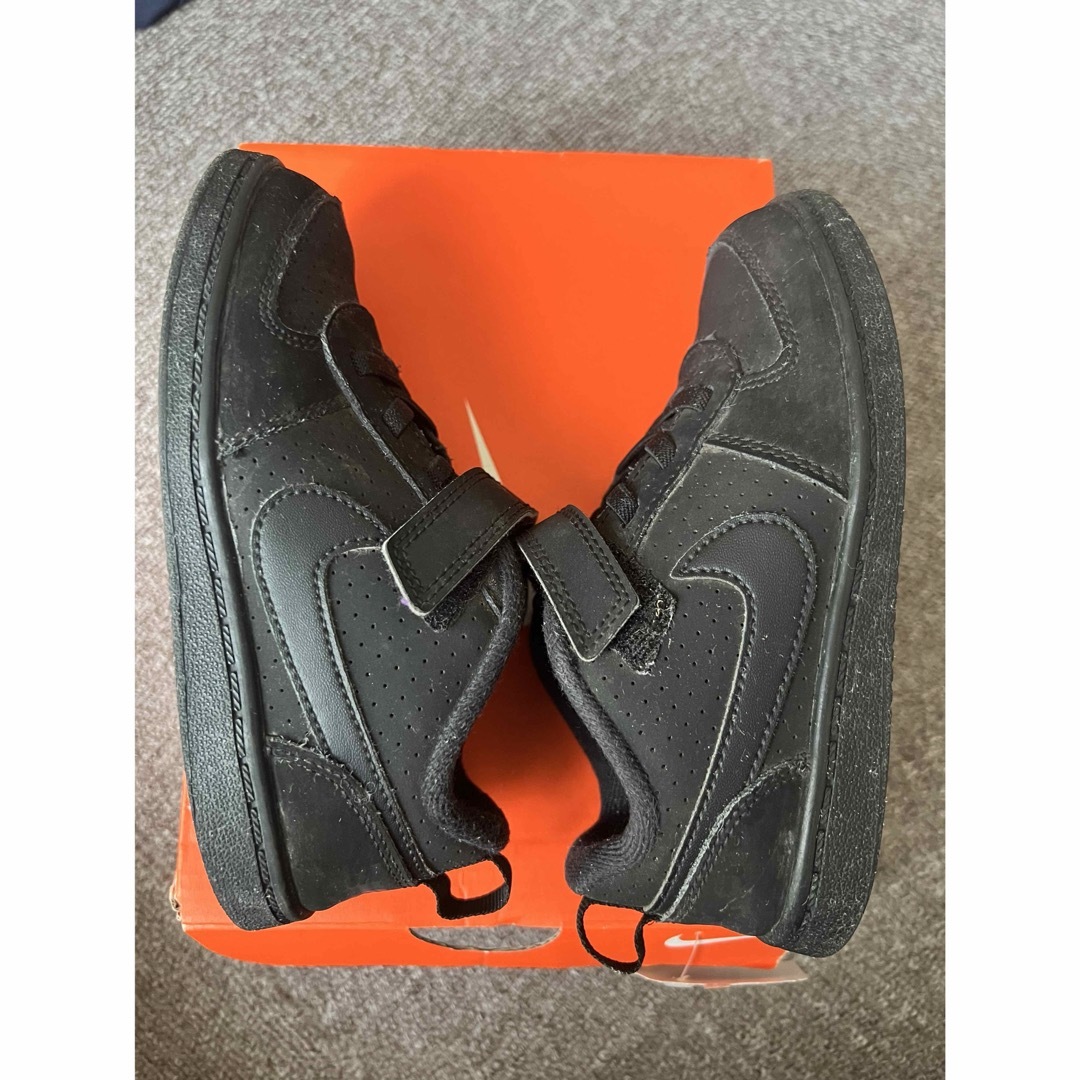 NIKE(ナイキ)のNIKE スニーカー　キッズ キッズ/ベビー/マタニティのキッズ靴/シューズ(15cm~)(スニーカー)の商品写真