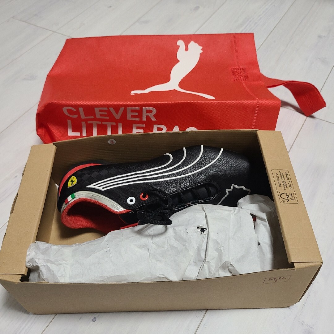 PUMA(プーマ)の【新品未使用・タグ付き】PUMA　プーマ　ドライビングシューズ　フェラーリ メンズの靴/シューズ(スニーカー)の商品写真