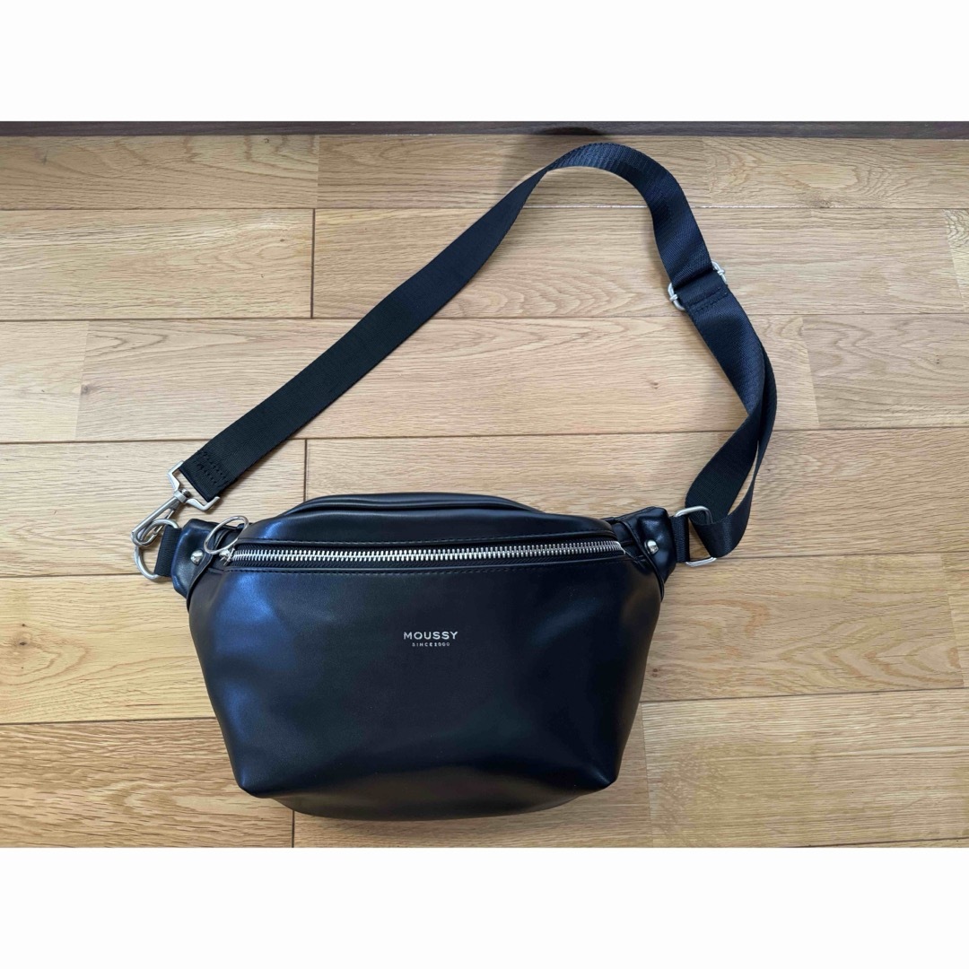 moussy(マウジー)のmoussy ウエストポーチ ポシェット 大人気商品 新品未使用 美品 即納 レディースのバッグ(ボディバッグ/ウエストポーチ)の商品写真