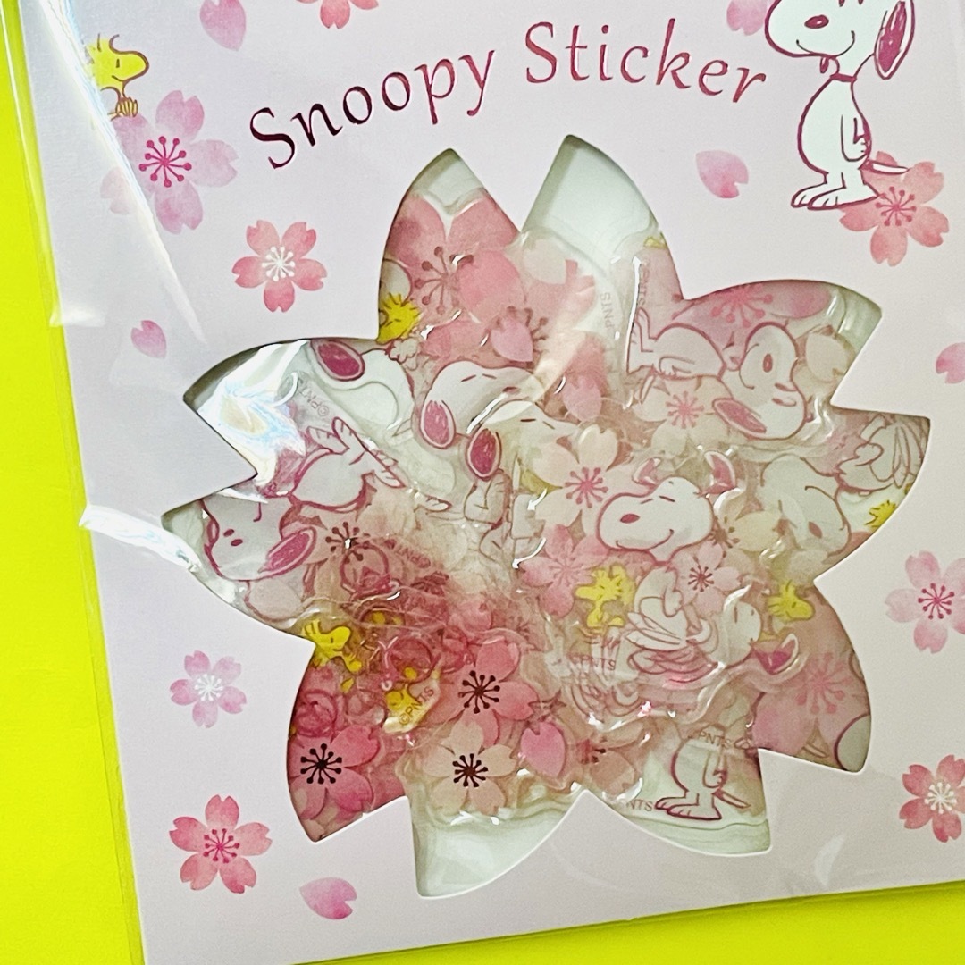 SNOOPY(スヌーピー)の★ 【SNOOPY】スヌーピー　シール　送料無料　桜 エンタメ/ホビーのおもちゃ/ぬいぐるみ(キャラクターグッズ)の商品写真