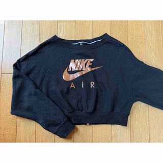 NIKE トップス 黒 ショート丈 クロップド丈 新品未使用 美品 即納