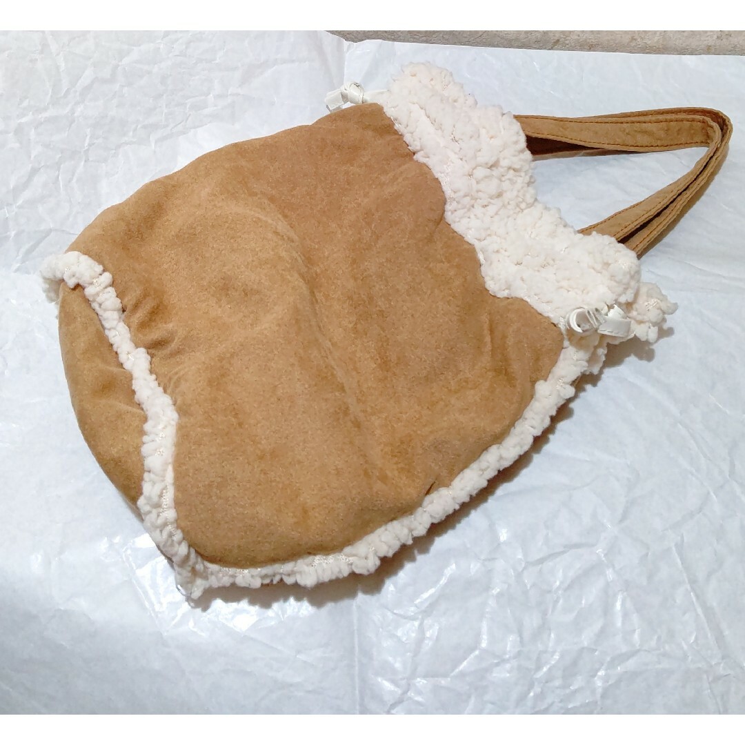TSUMORI CHISATO(ツモリチサト)のTSUMORI CHISATO エコムートン 巾着型バッグ ふわふわ 雑誌付録 レディースのバッグ(トートバッグ)の商品写真