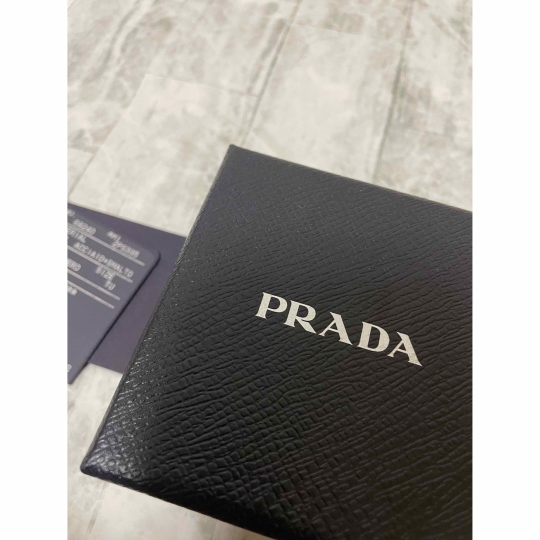 PRADA(プラダ)のプラダ　メタルキーリング　PRADA メンズのファッション小物(キーホルダー)の商品写真