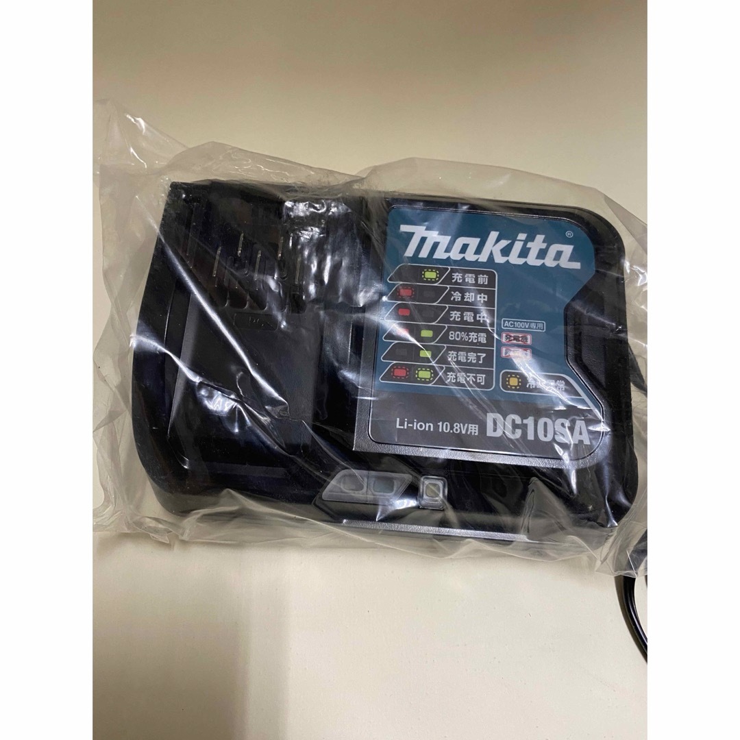 Makita(マキタ)のマキタ makita DC10SA充電器 DC10SA新品 その他のその他(その他)の商品写真