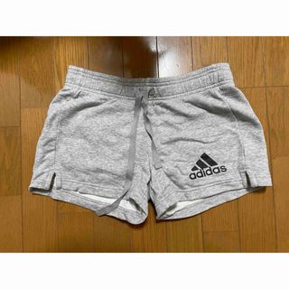 アディダス(adidas)のadidas ショートパンツ(ショートパンツ)