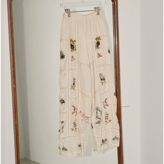 トゥデイフル(TODAYFUL)のTODAYFUL Embroidery Patchwork Trousers (カジュアルパンツ)