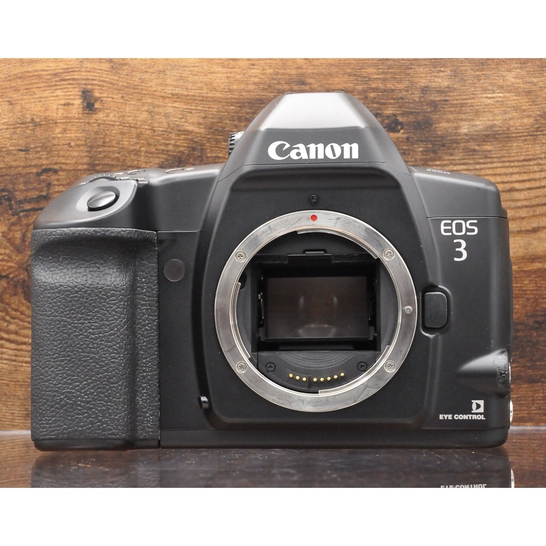 Canon(キヤノン)のフィルムカメラ　Canon EOS3 BP-E2付き　動作品 スマホ/家電/カメラのカメラ(フィルムカメラ)の商品写真