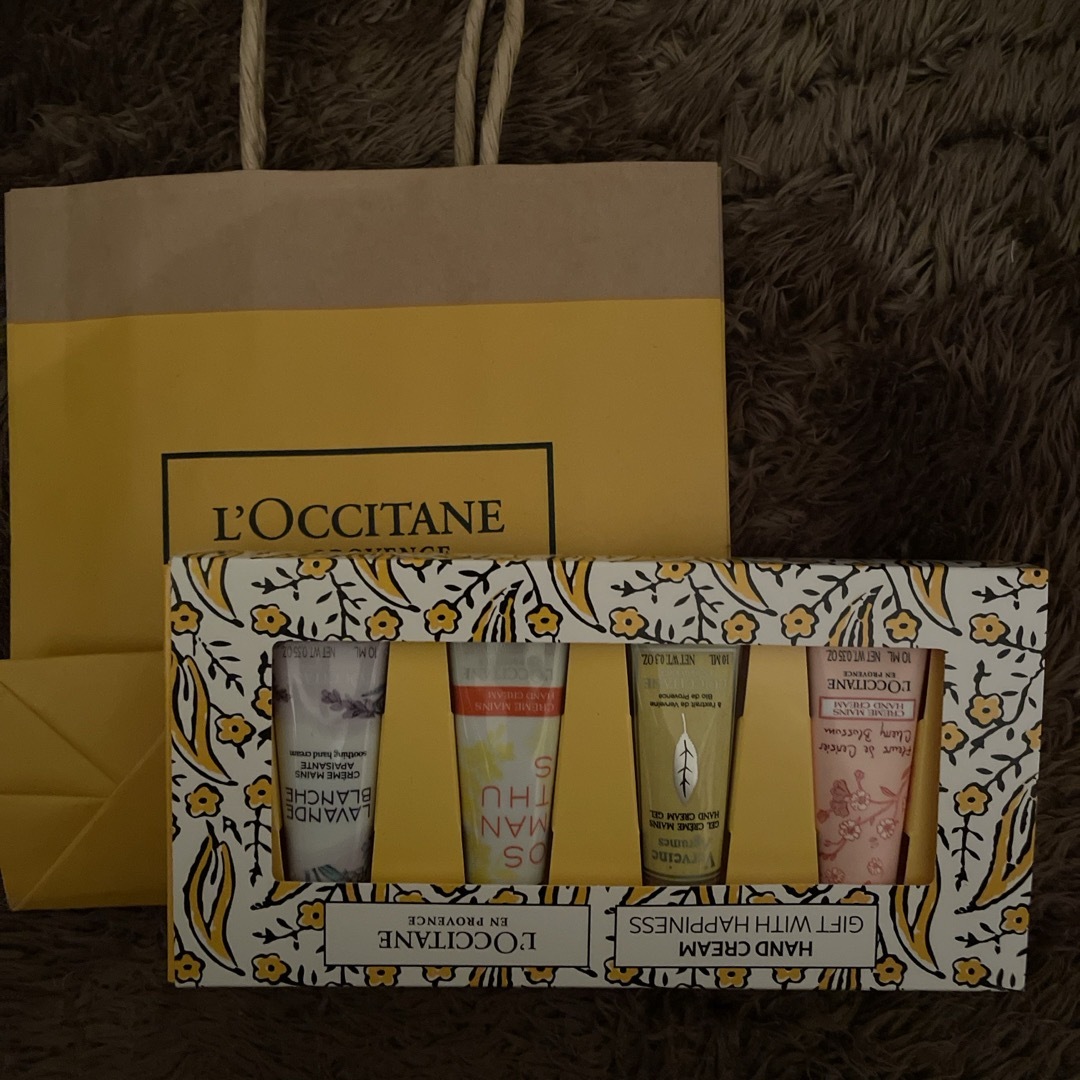 L'OCCITANE(ロクシタン)のロクシタン ハンドクリームGIFT WITH HAPPINESS コスメ/美容のボディケア(ハンドクリーム)の商品写真