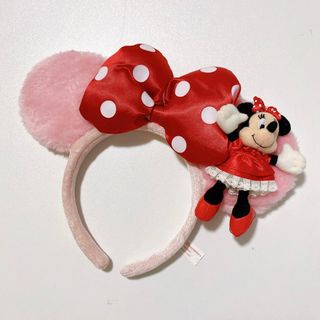 ディズニー(Disney)の希少品　完売品　ディズニーリゾート　ミニーちゃん　カチューシャ　ピンク(キャラクターグッズ)