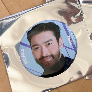 スーパージュニア(SUPER JUNIOR)のsuper junior カプセルトイ/シウォン(缶バッジ)(アイドルグッズ)